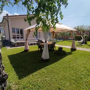 Bed & Breakfast La Mimosa Chic, Pietrasanta